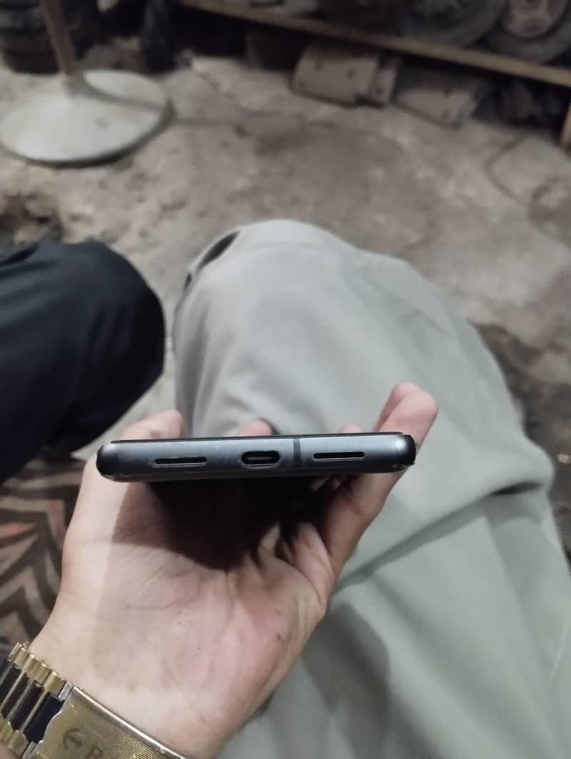 Google Pixel 7 4