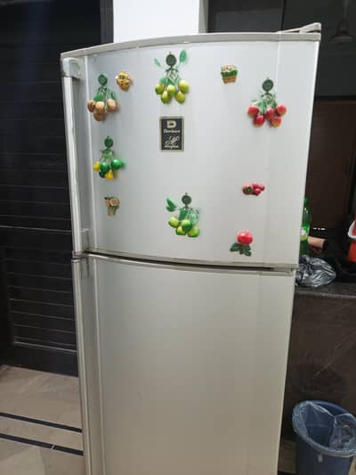 Dawlance Refrigerator and Freezer Full Size Large