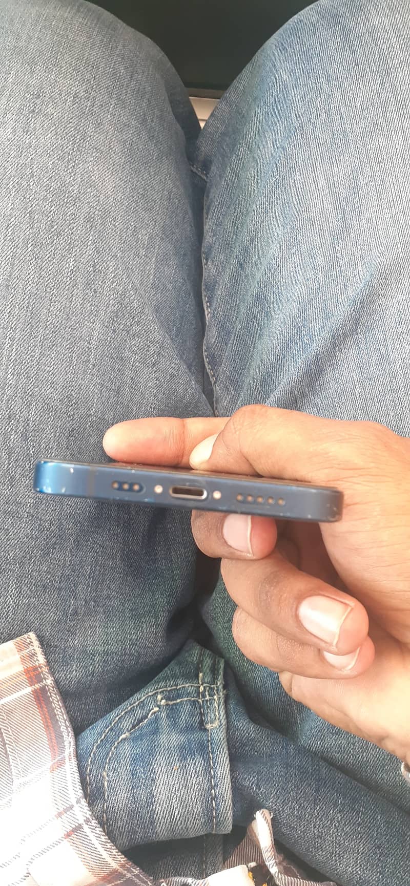 Apple iPhone 12 4