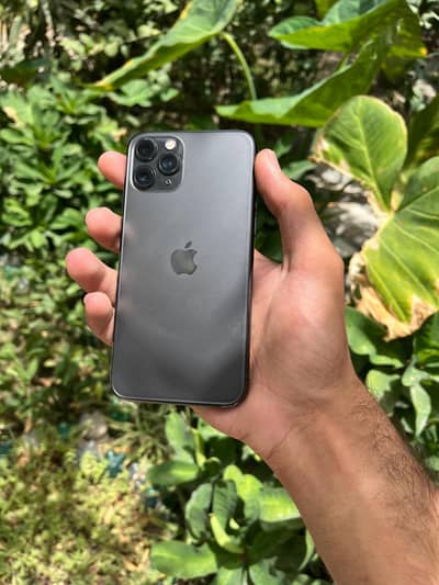 IPHONE 11 PRO 83 % health original not boost not  exchange