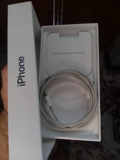 iphone 14 cable original box ka sat ayi ti but all iphones pr laga g