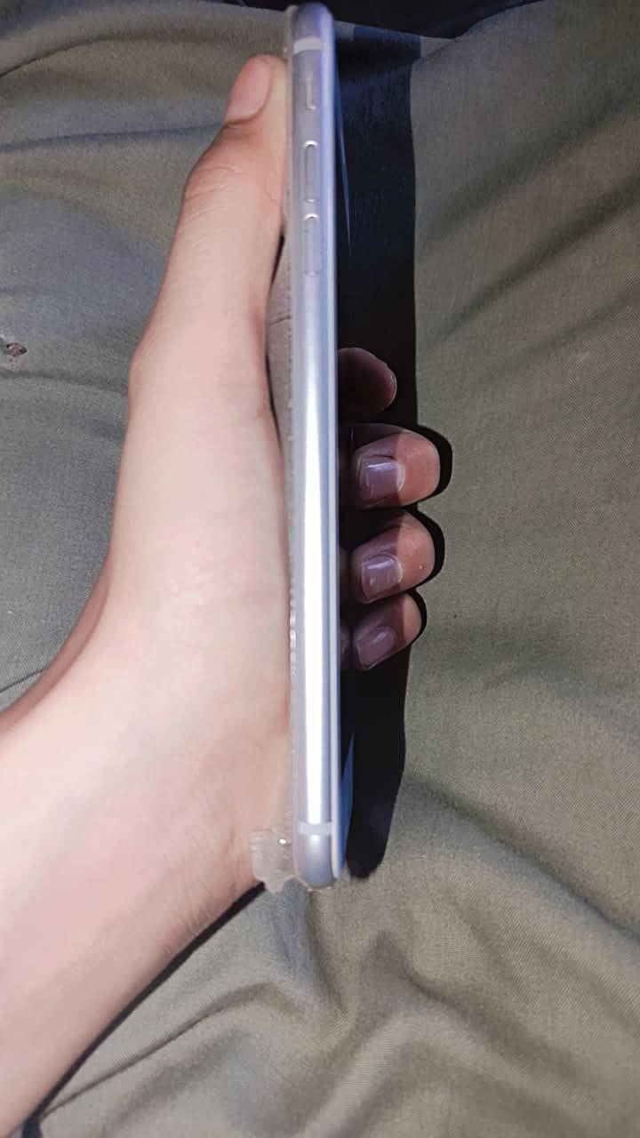 Apple iPhone 8 Plus 1