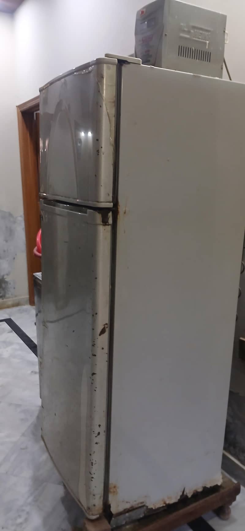 Refrigerator 1