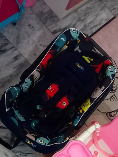 Carry Cot / Car seat