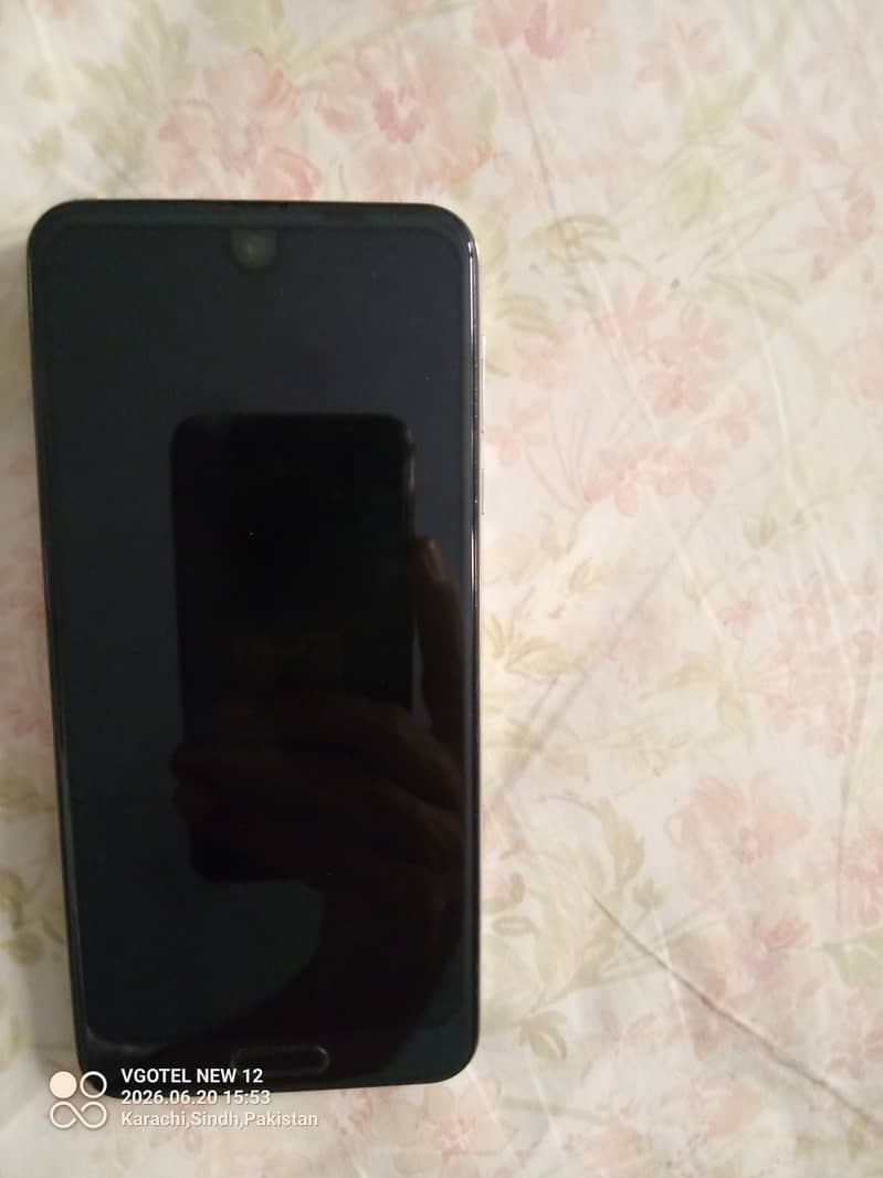 Sharp Aquos R2 0