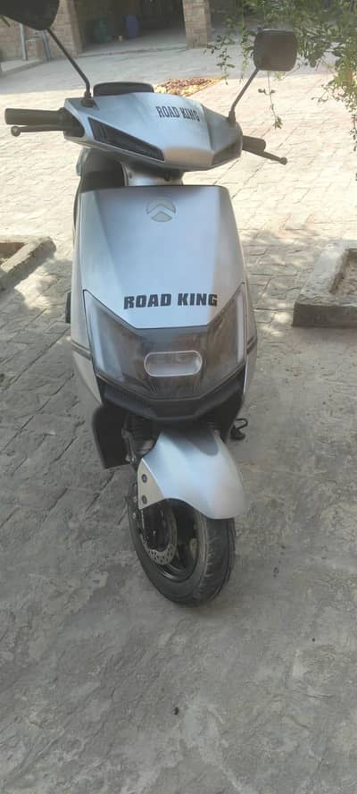 Road King Electric Scooty 2024 Model – Mint Condition, Great Range,