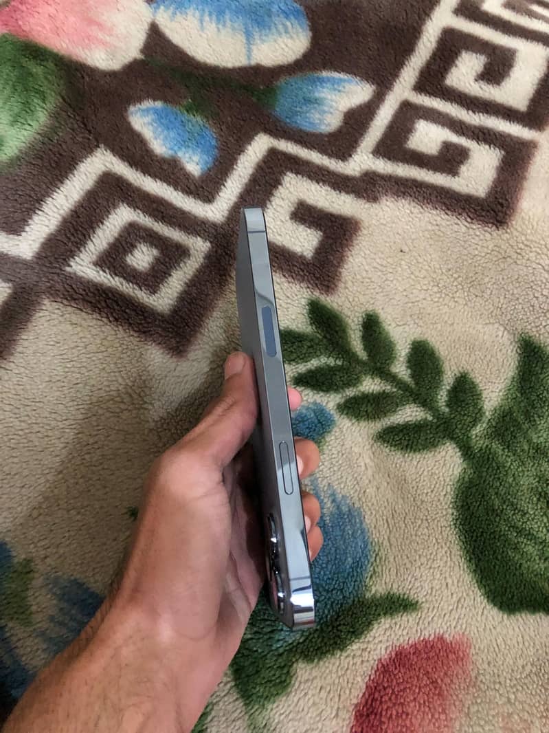 Apple iPhone 13pro max 4