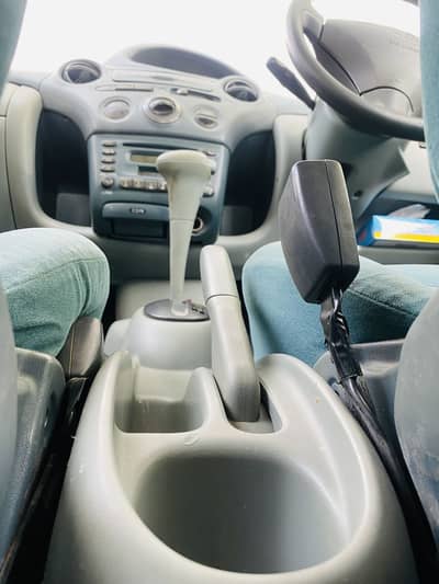 Toyota Vitz 2014