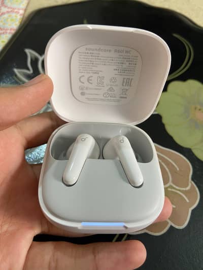 Anker Soundcore R-60i NC earbuds used 1 month box, 18 month warranty
