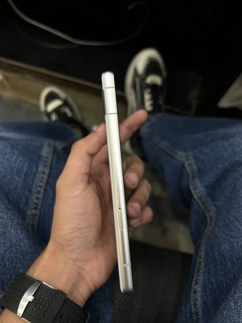 Google Pixel 7a 1