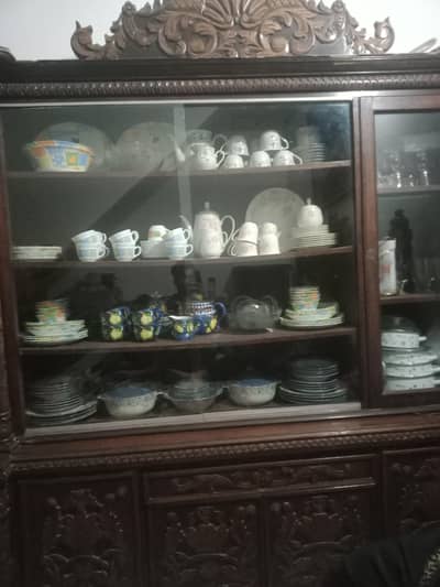 Large Solid Kiker Wood Crockery Showcase - Classic Design