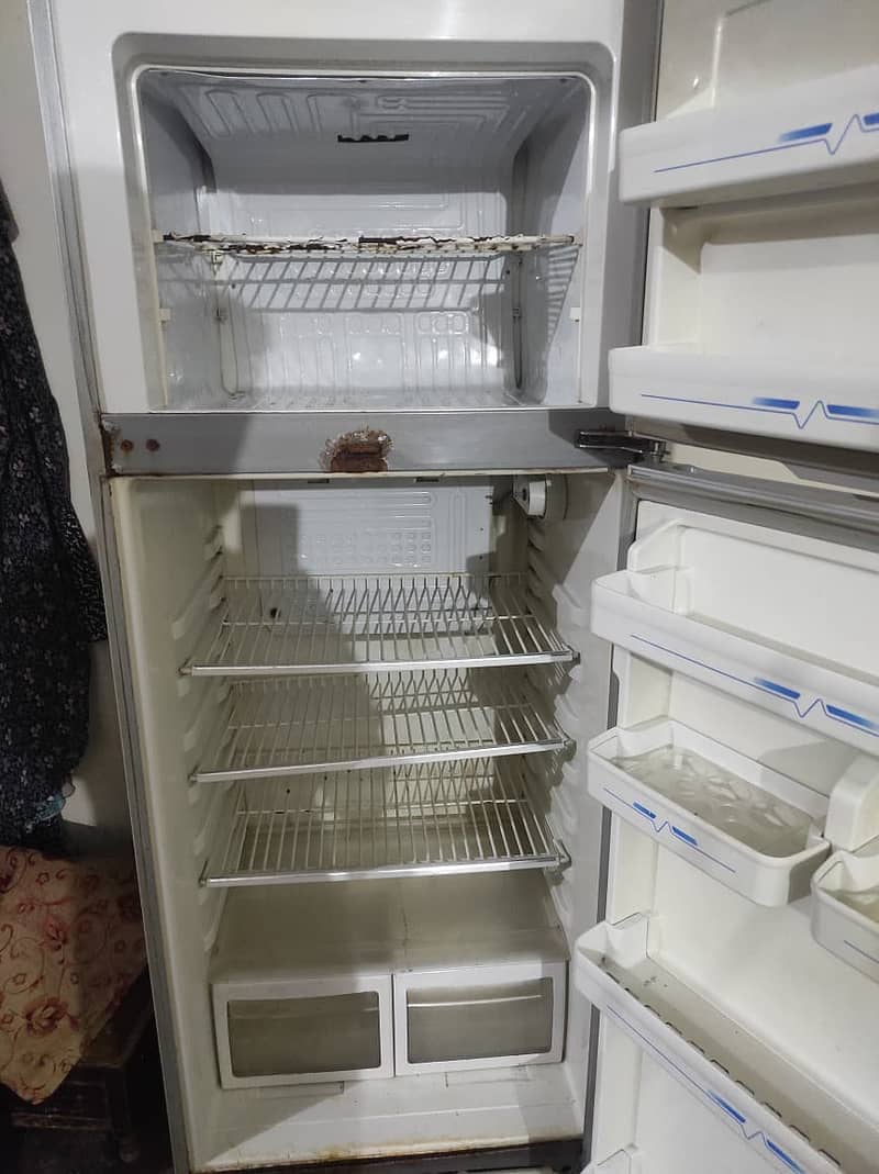 Refrigerator 4