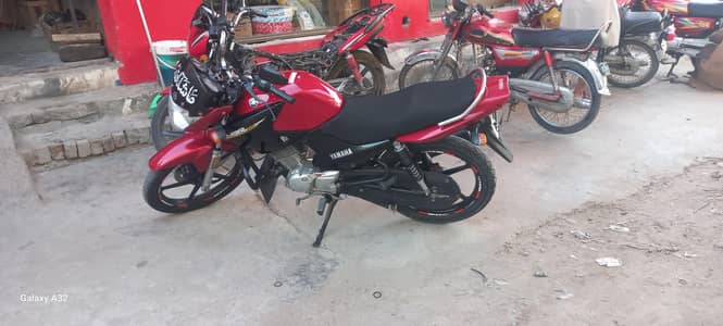 YAMAHA YBR