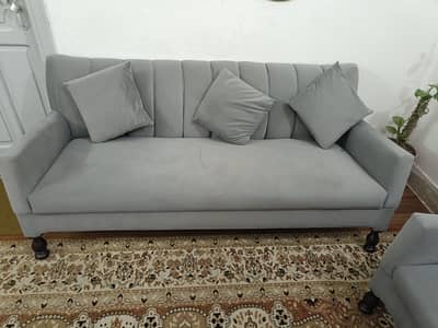 sofa set 5 table like a new good condition 10.10