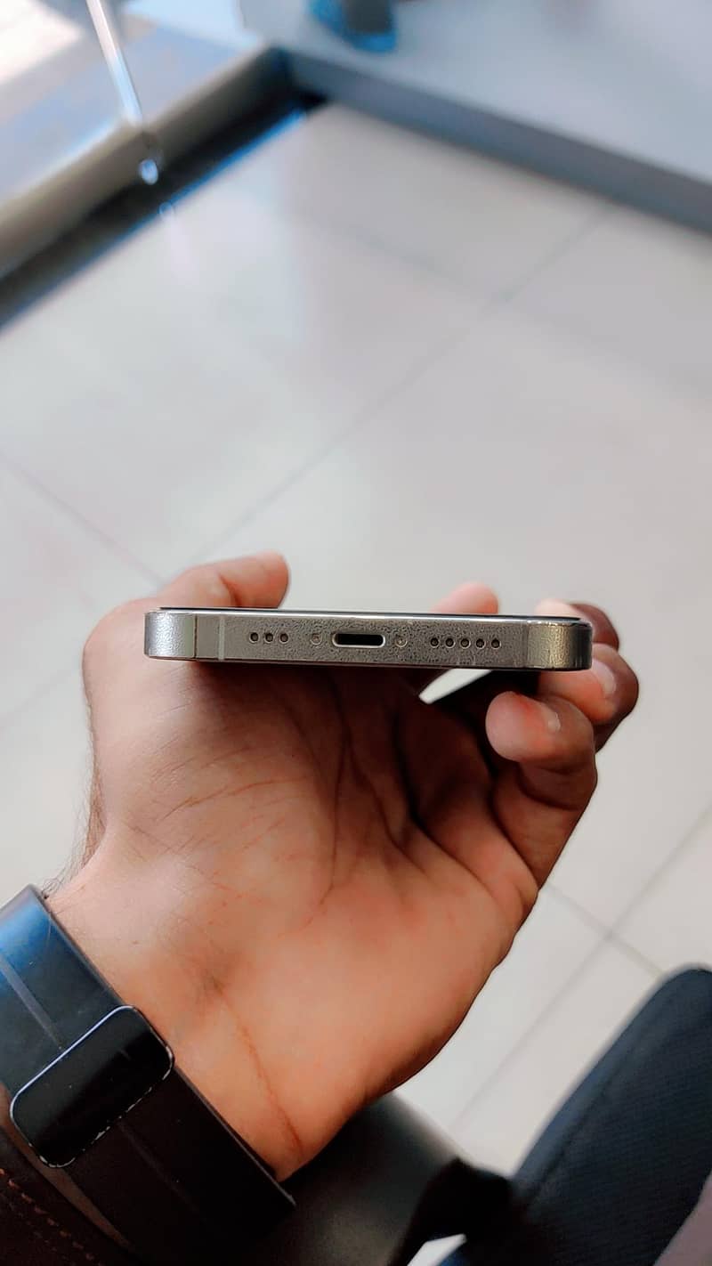Apple iPhone 13 Pro 4