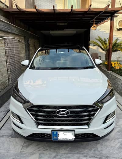 Hyundai Tucson 2022 end November invoice, New shape Rims and Screen