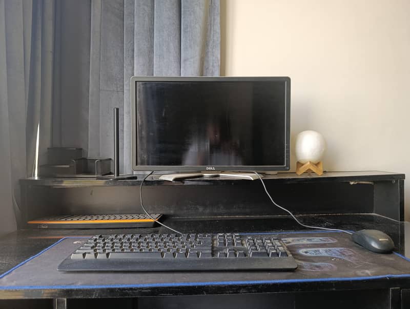 Computer Table Black color 8/10 condition 2