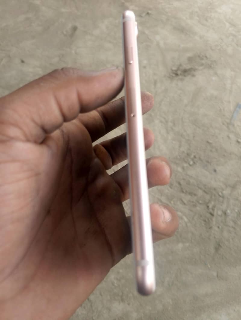 Apple iPhone 8 6