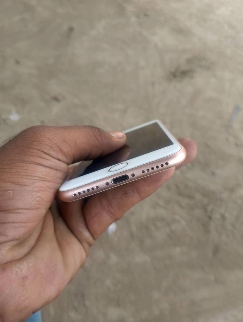 Apple iPhone 8 7