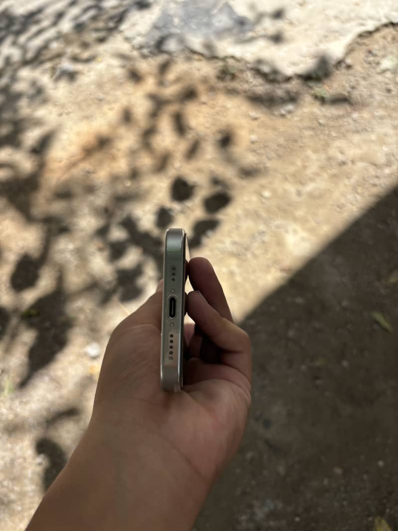 iPhone 16 Pro 2