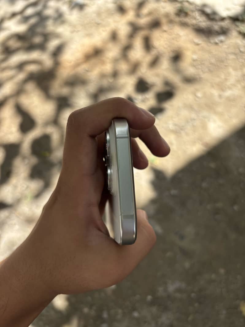 iPhone 16 Pro 7