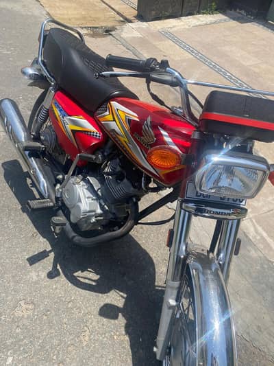 bohat achi bike ha just buy and drive