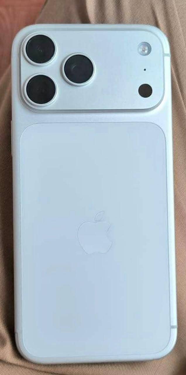 Apple iPhone 17 Pro Max 0