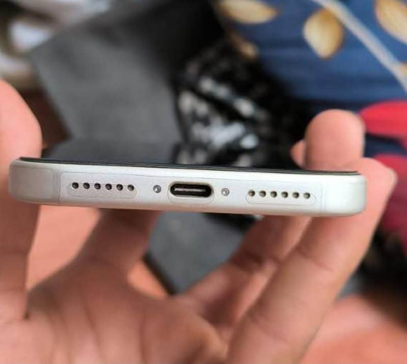Apple iPhone 17 Pro Max 4