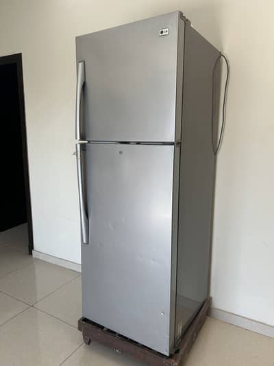 LG Refrigerator , Model: GN-B392YLC