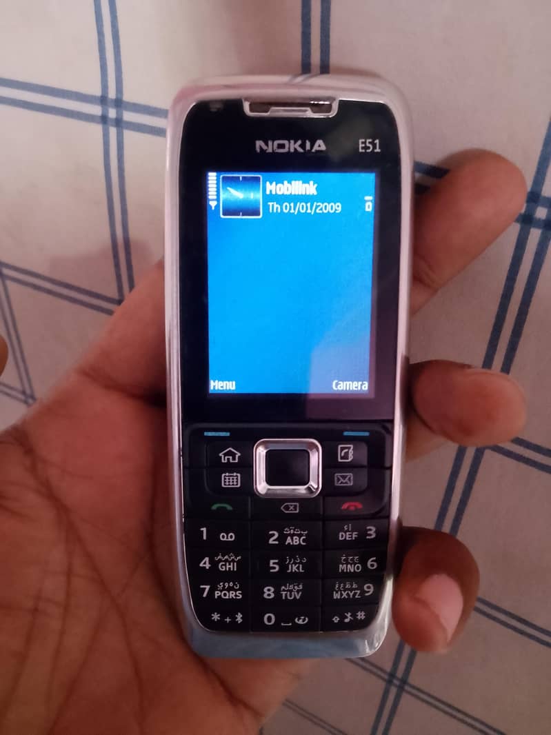 Nokia E51 1