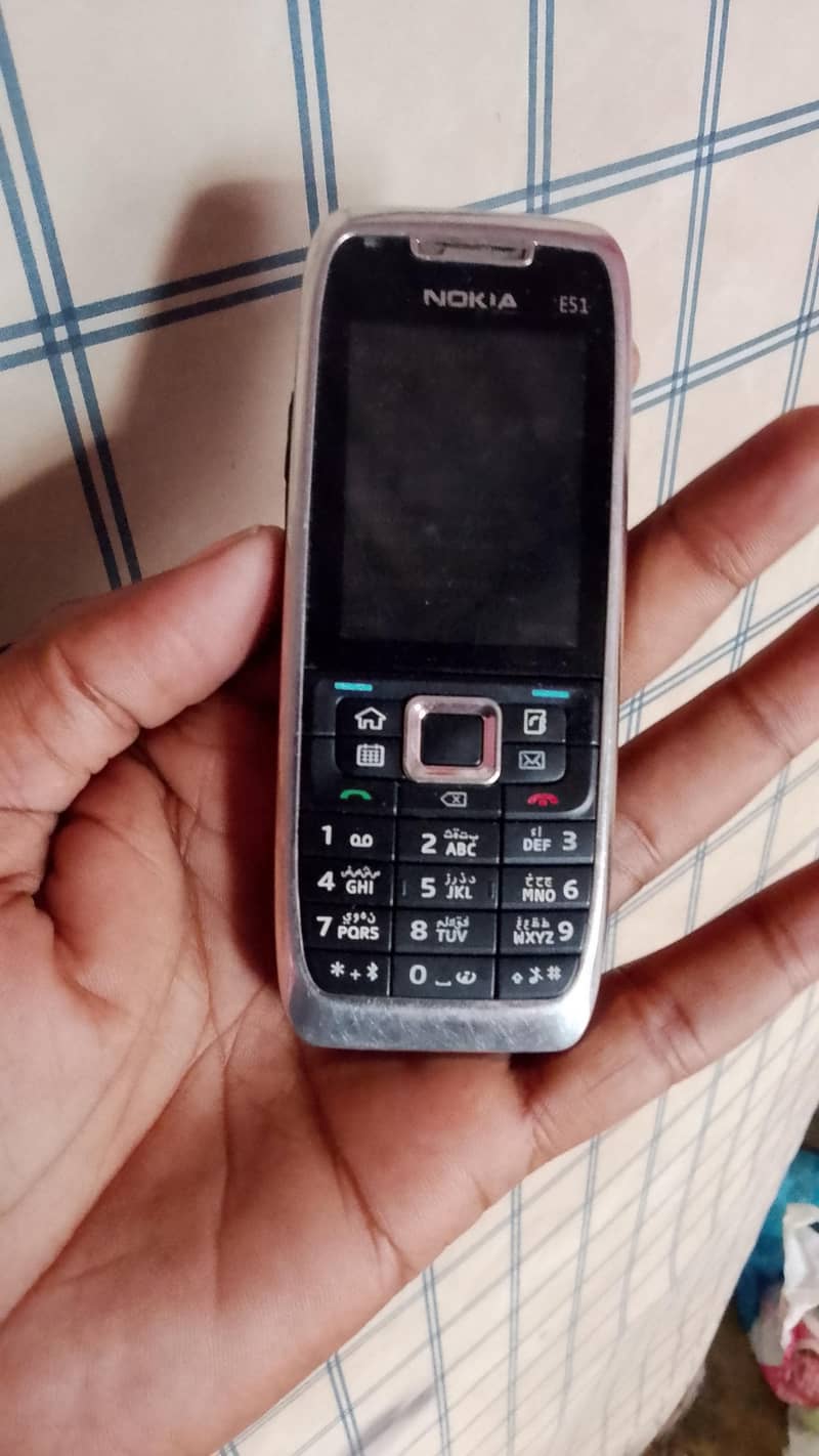 Nokia E51 4
