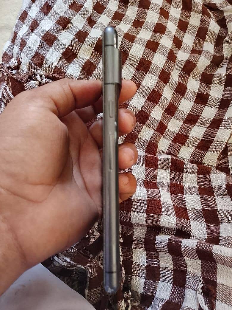Google Pixel 7 4