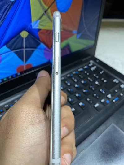 Apple iPhone 7