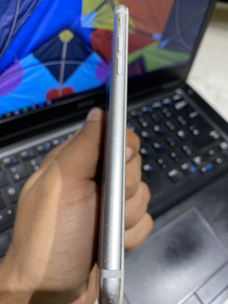 Apple iPhone 7 2