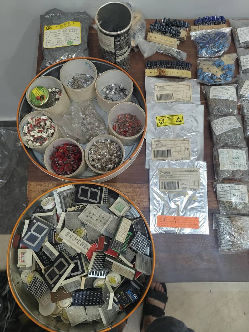 Electronic components lot 3