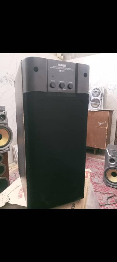 YAMAHA ACTIVE SUBWOOFER
