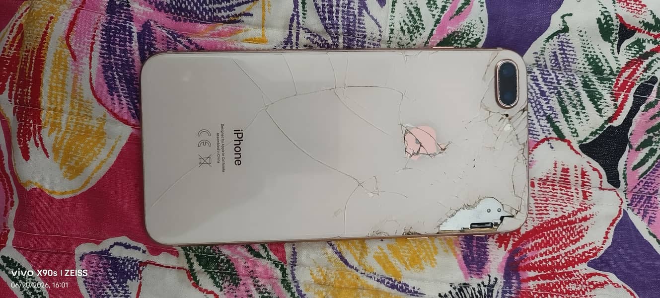 Apple iPhone 8 Plus 4