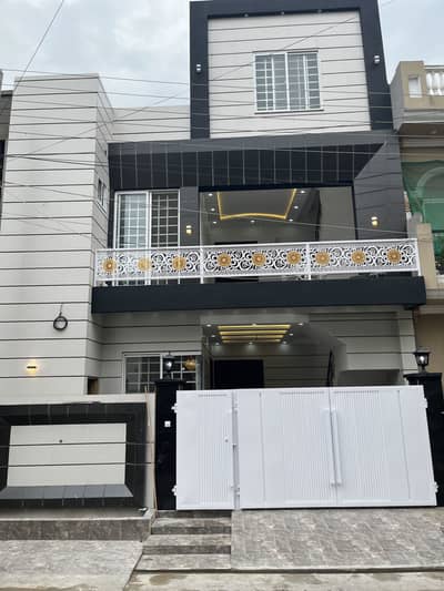 5 Marla Brand New Triple Storey House For Rent
