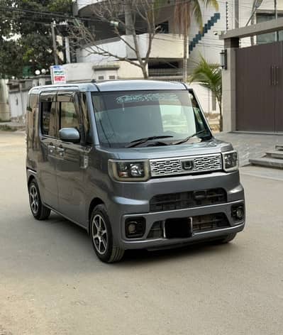 Daihatsu Wake 2015