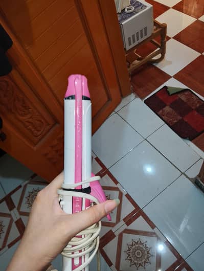 blow Drayer and straightner