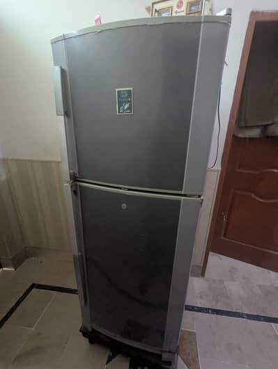 Dawlance 2 door medium size refrigerator