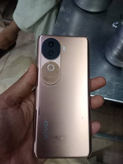 Vivo V40e