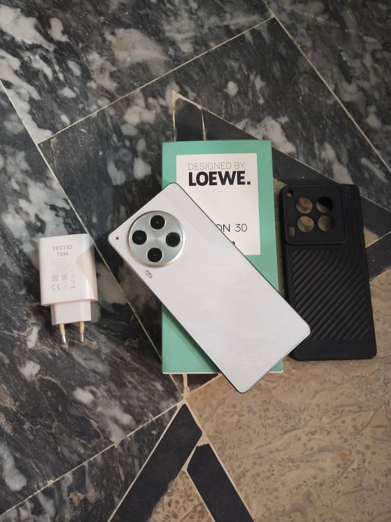 Tecno camon 30 0