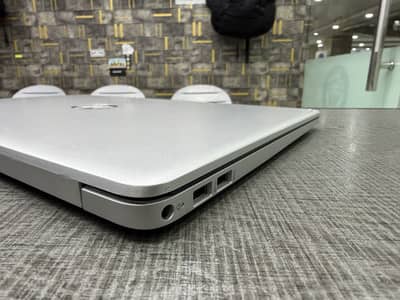 Hp 15s Ryzen 5 5500 11 Th generation