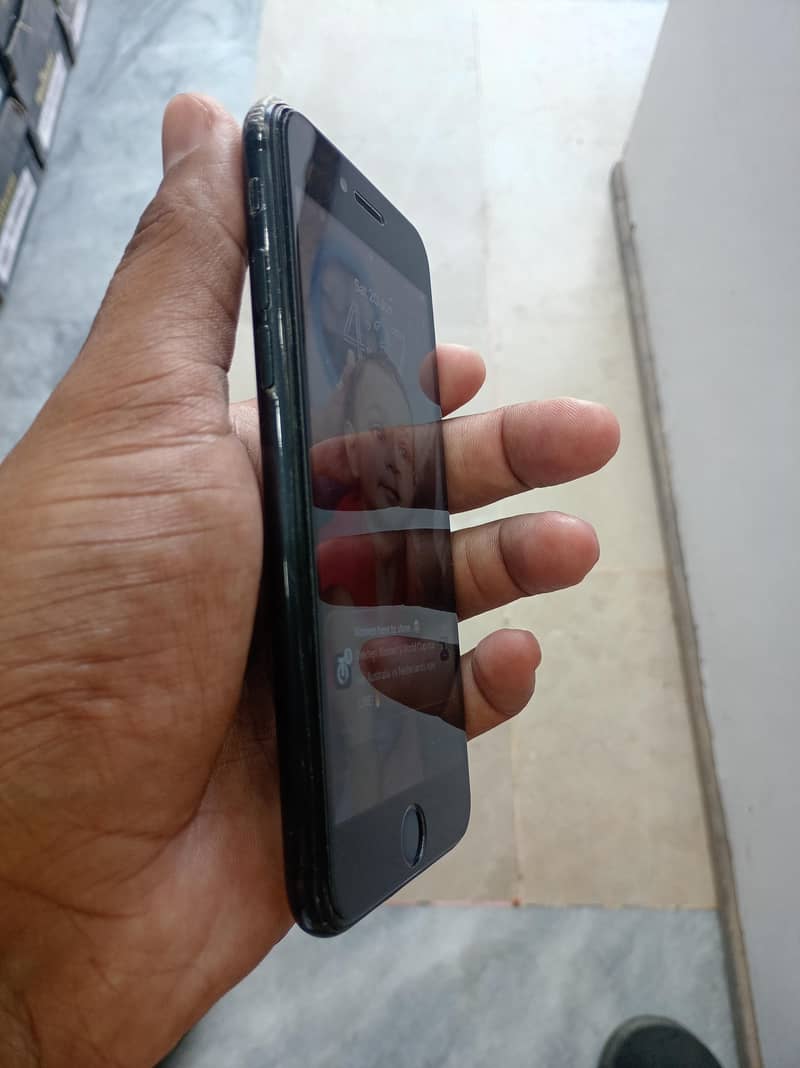 Apple iPhone SE 2020 3