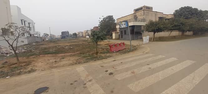 10 Marla Main Boulevard Plot for Sale in Dawood Residency Lahore