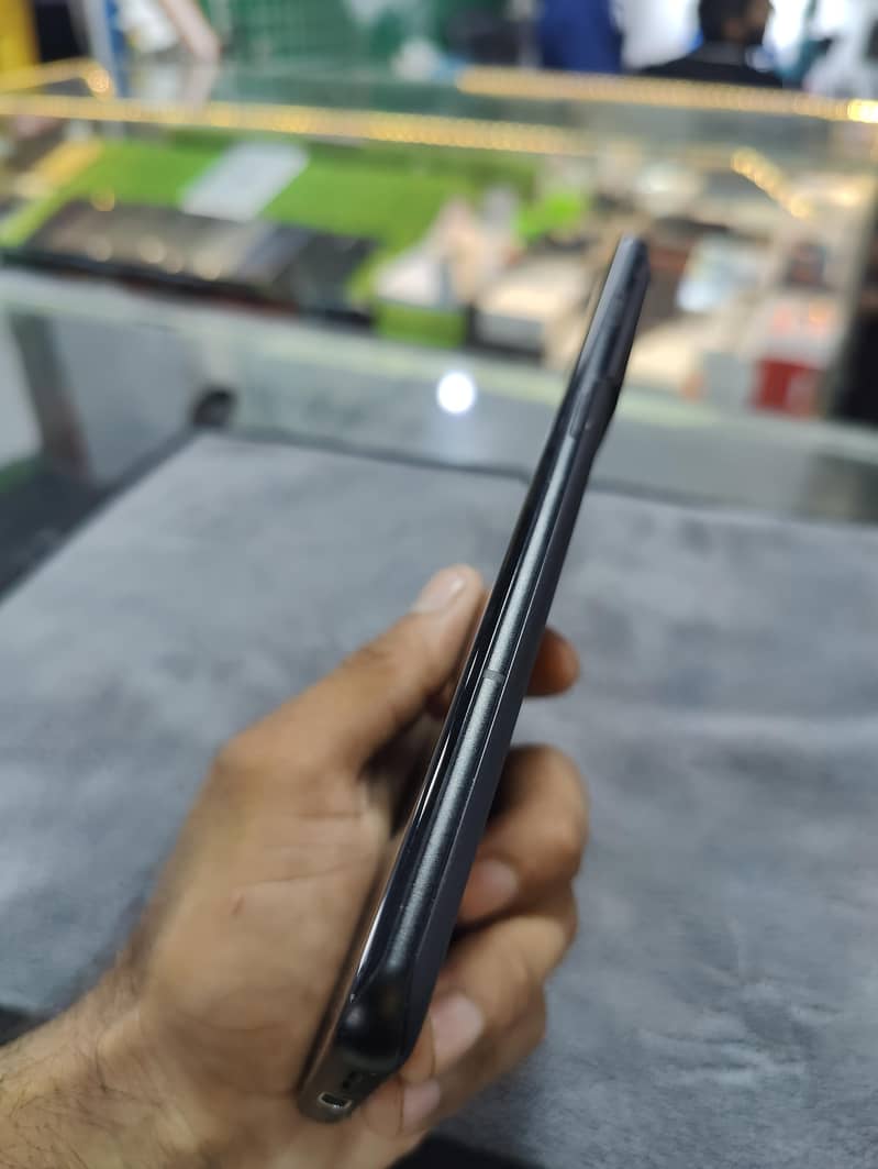 One Plus 10 Pro 4