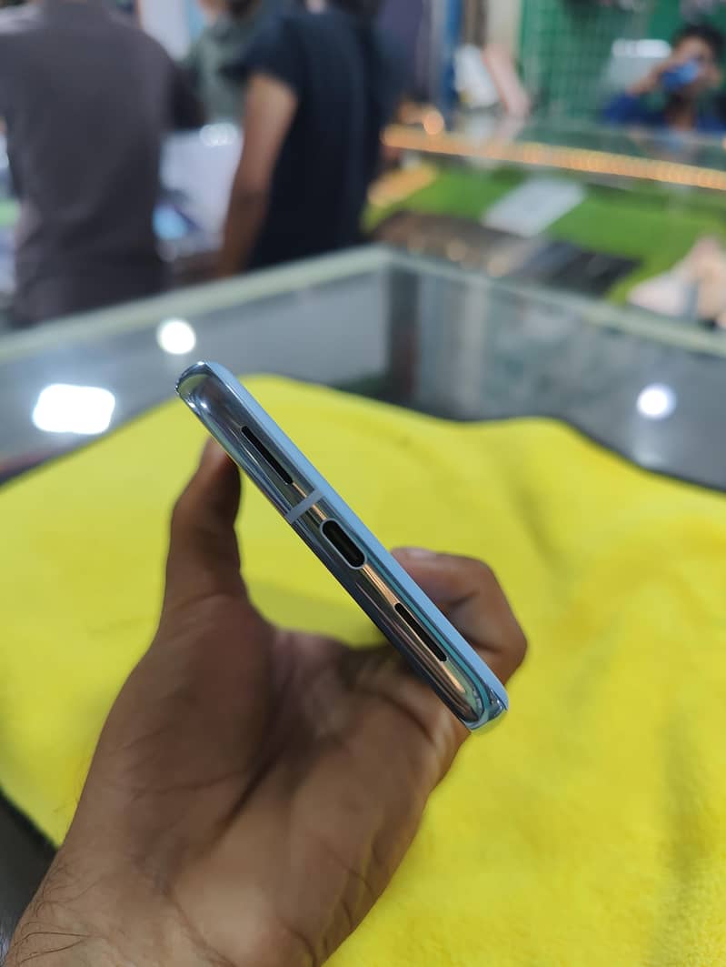 Google Pixel 8 Pro 2