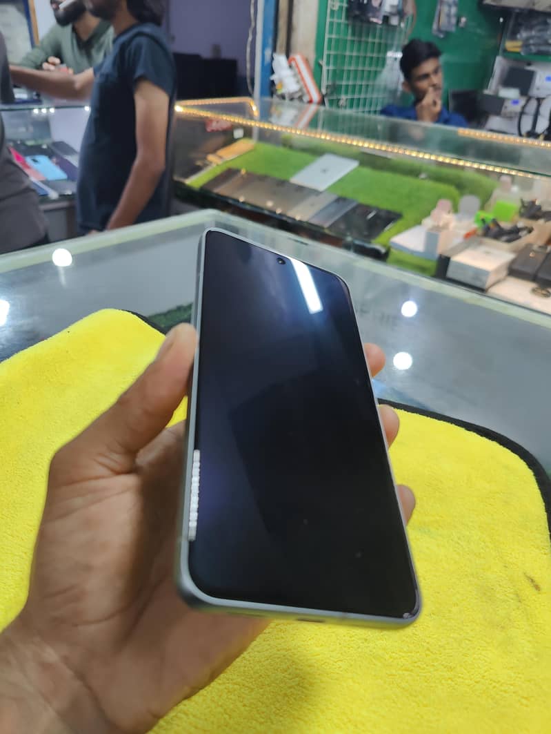 Google Pixel 8 Pro 10