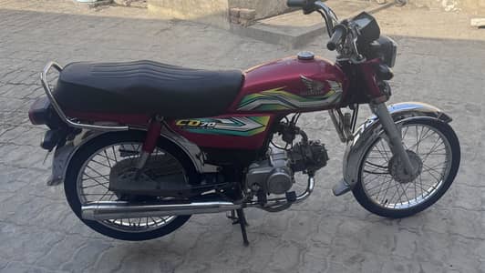 Honda cd 70 bio matrics available with all punjab nmber